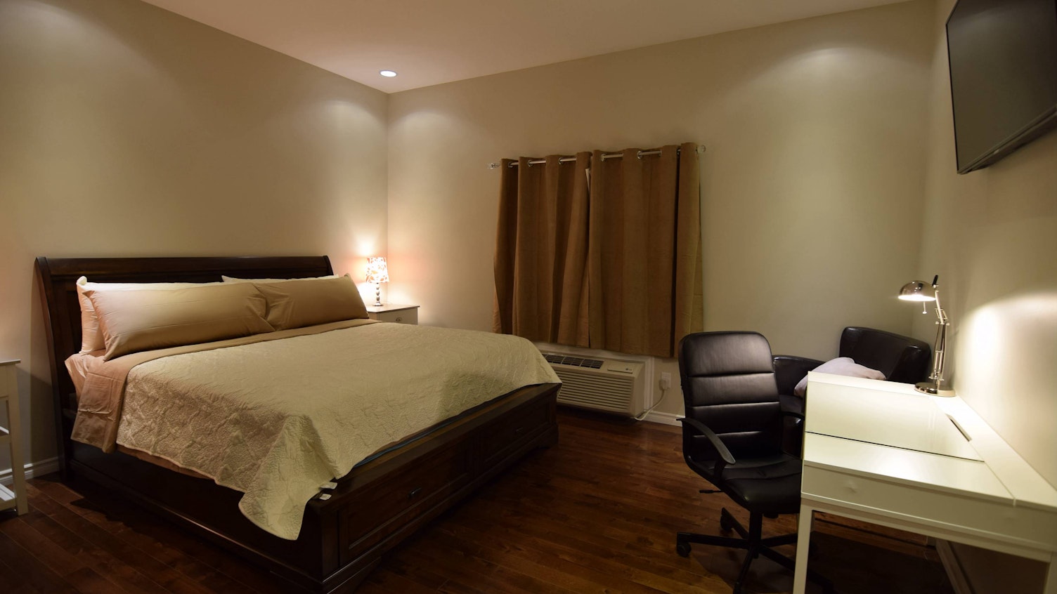 King Suite image 1